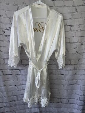 Bridal Bride Robe Short Sexy Satin Bathrobe Gift Wedding Lace Trim Embroidered